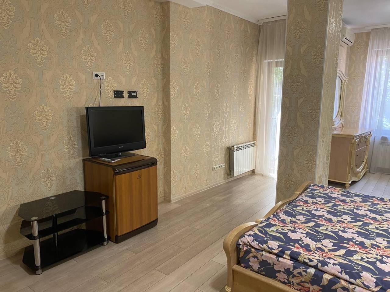 Valencia Hotel โอเดสซา ภายนอก รูปภาพ
