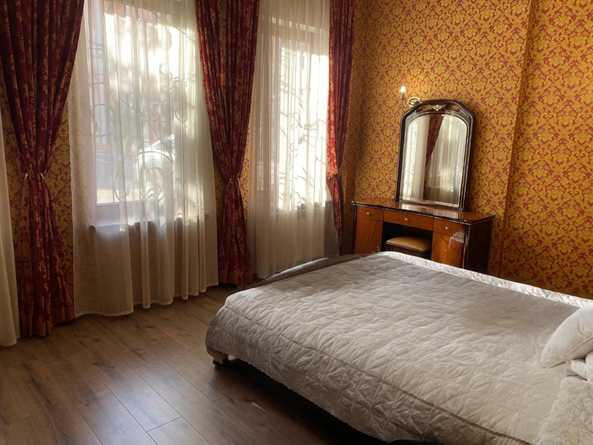 Valencia Hotel โอเดสซา ภายนอก รูปภาพ